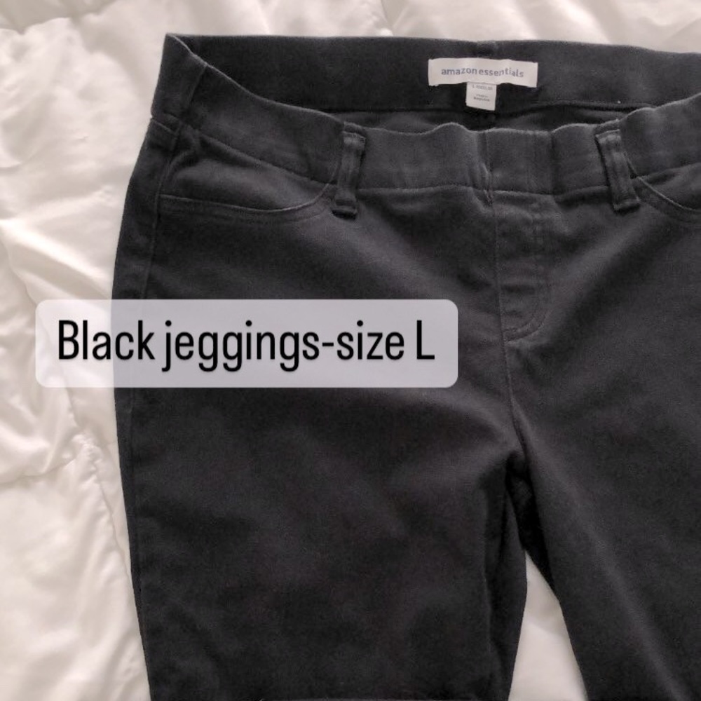 Basic black jeggings